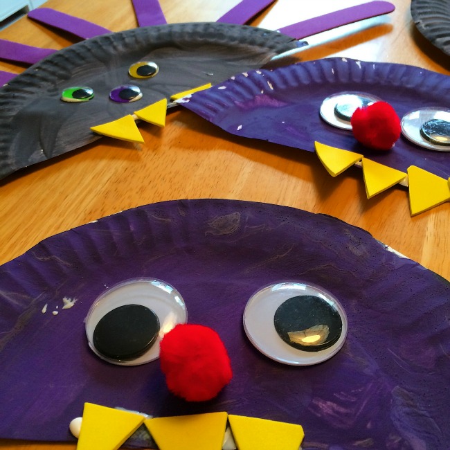 spooky spider paper plate crafts for kids
