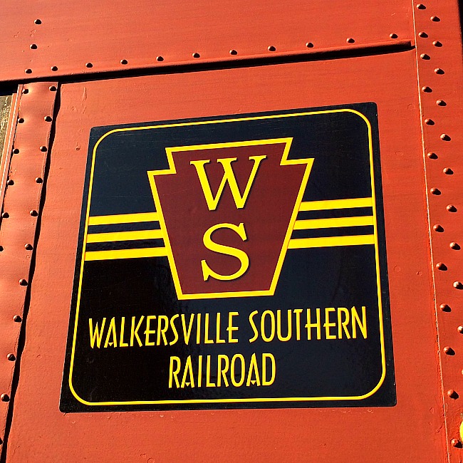 walkersville southern railroad santa train