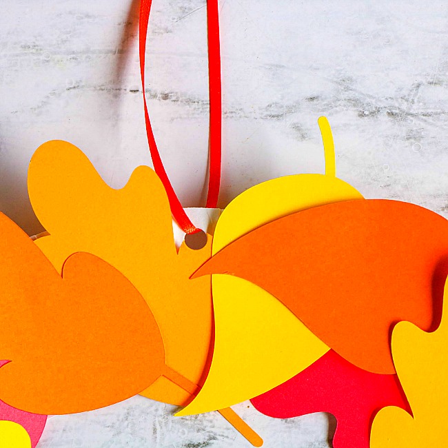 fall leaves paper plate wreath