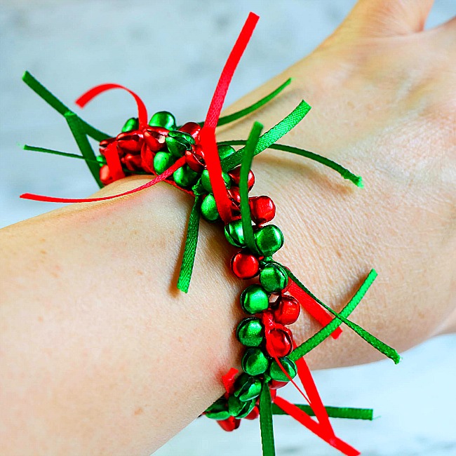 jingle bells bracelet craft for kids