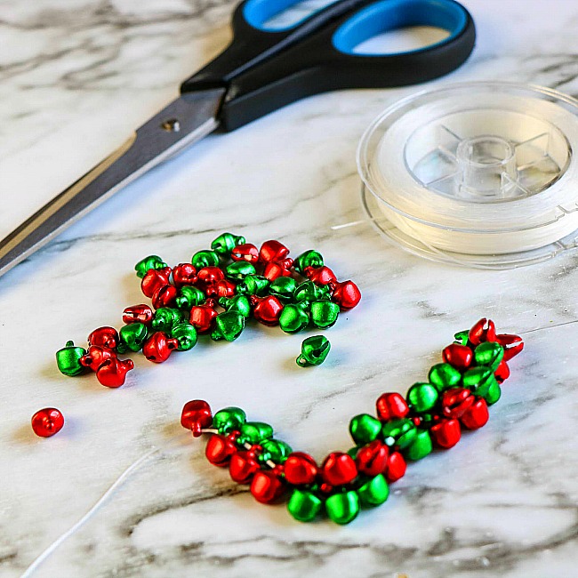 DIY Jingle Bells Bracelet – Simple DIYs – Kids Activities
