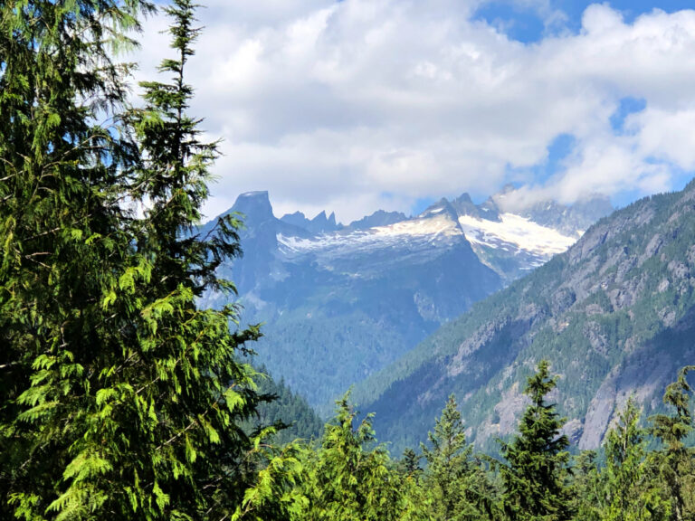 best easy hikes in north cascades national park