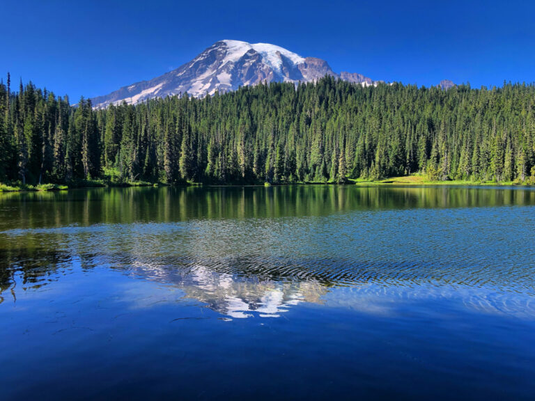 reflection lakes mount rainier
